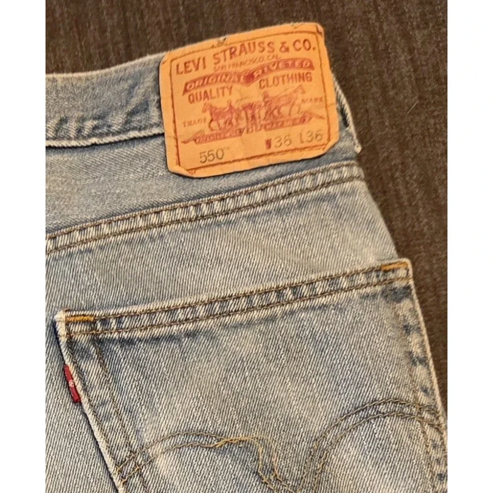 Levi's 550 Relaxed Fit Jeans Mens 36x36 Light Wash Blue Denim Classic Tapered